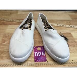 TOMS Alpargata Mallow Women's 8 White Canvas Slip-On Round Toe Flats 10016730